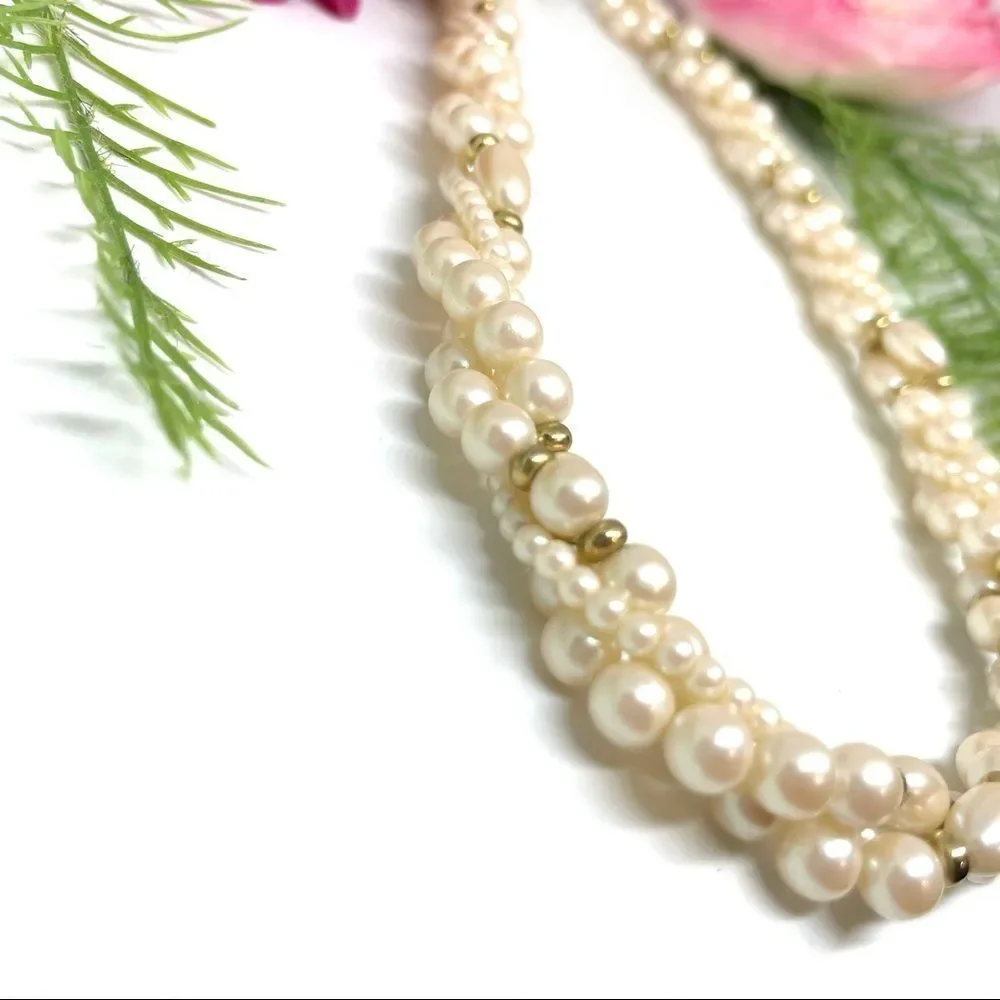 VINTAGE⚜️Spiraled Cultured Faux Pearl Beaded Necklace